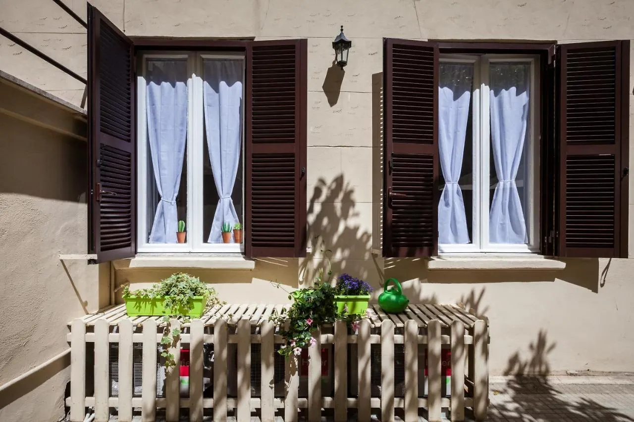 Apartment With Large Garden By The Vatican Rome