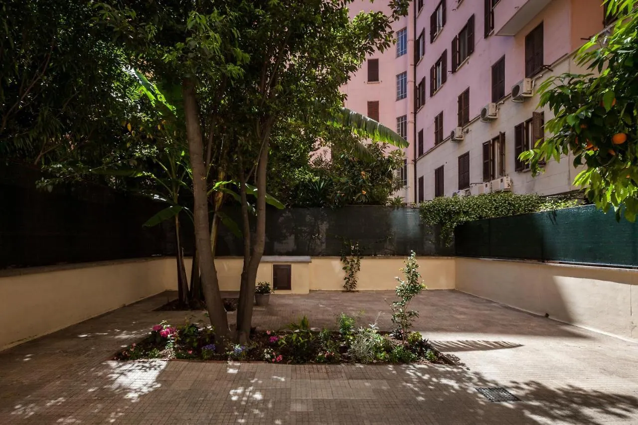 Apartment With Large Garden By The Vatican Rome